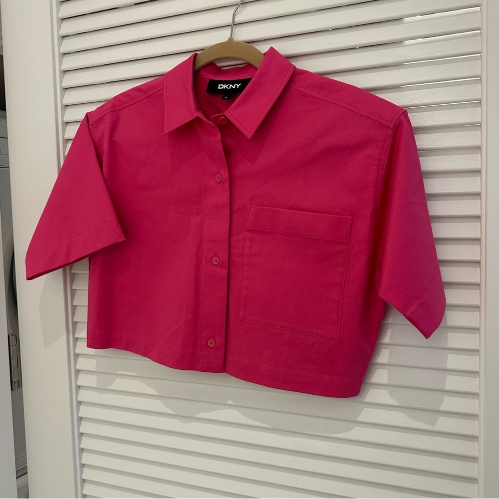 DKNY Cropped Short Sleeve Linen-Blend Button Down Shirt - Picture 6 of 8